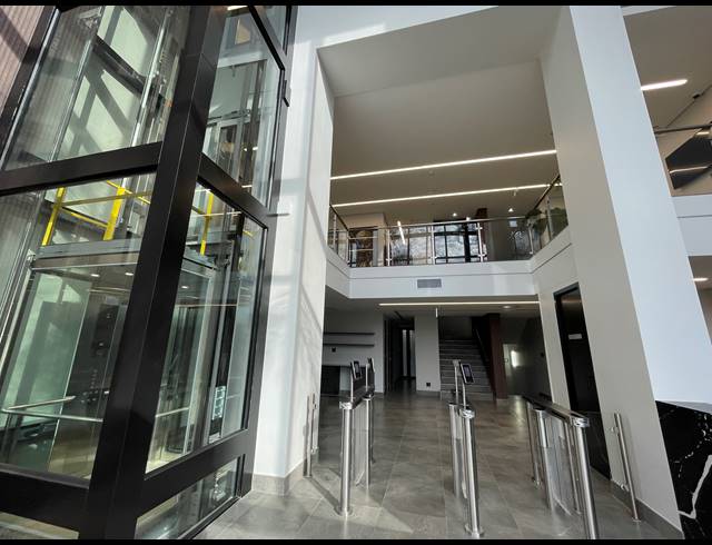 300M² OFFICE TO LET IN BRYANSTON